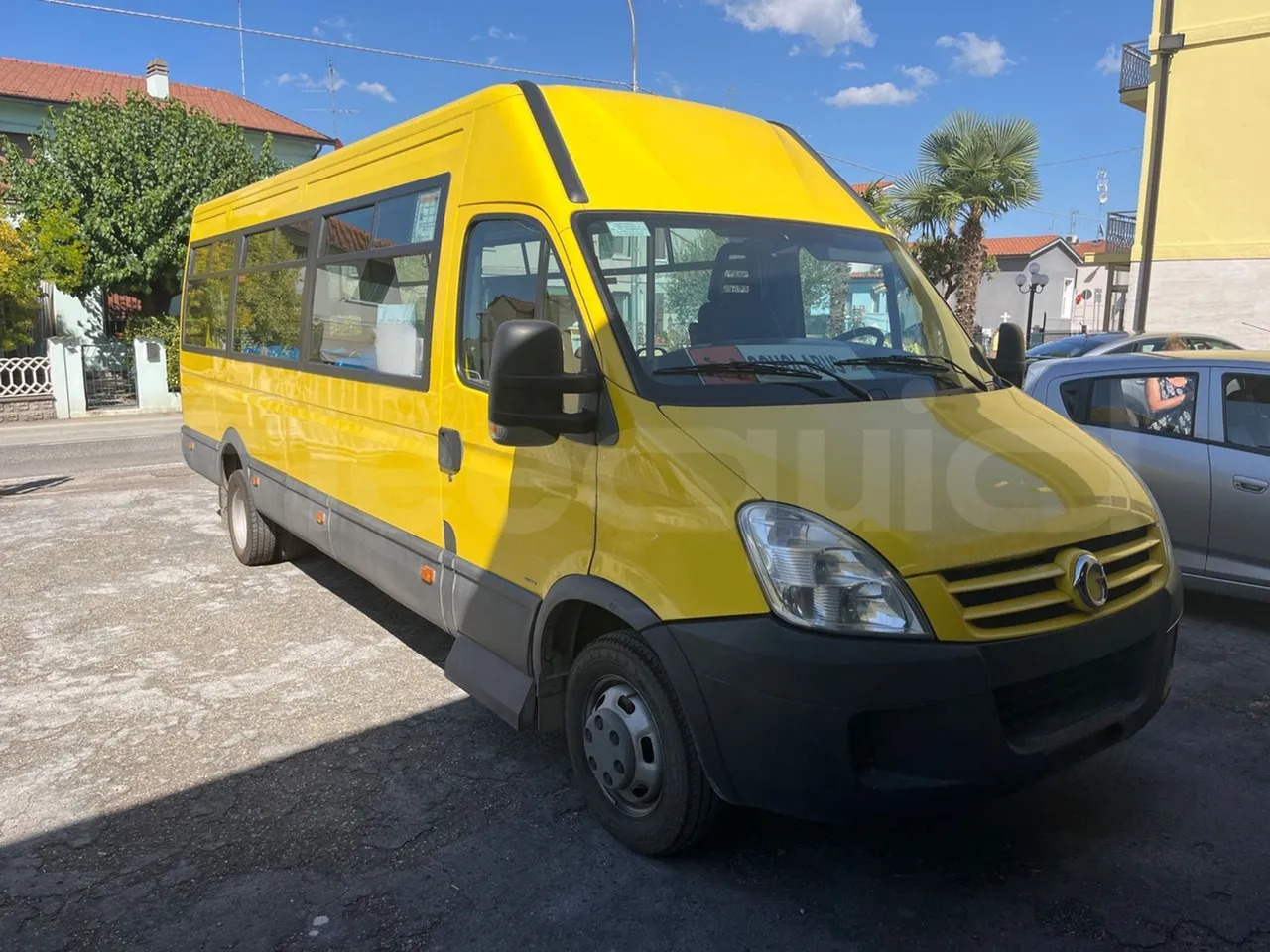 Iveco Daily - Bus sekolah: gambar 1 Iveco Daily - Bus sekolah: gambar 1