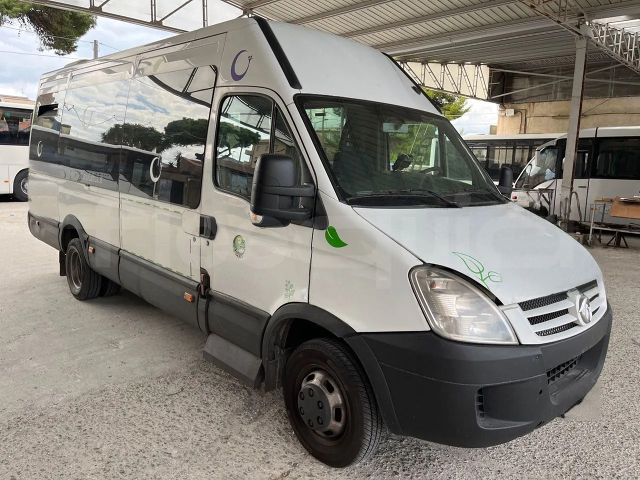Iveco Daily - Bus pariwisata: gambar 1 Iveco Daily - Bus pariwisata: gambar 1