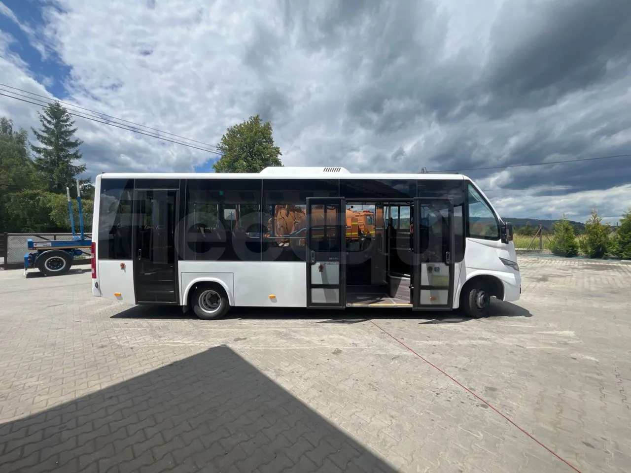 Iveco Daily - Bus kota: gambar 4 Iveco Daily - Bus kota: gambar 4