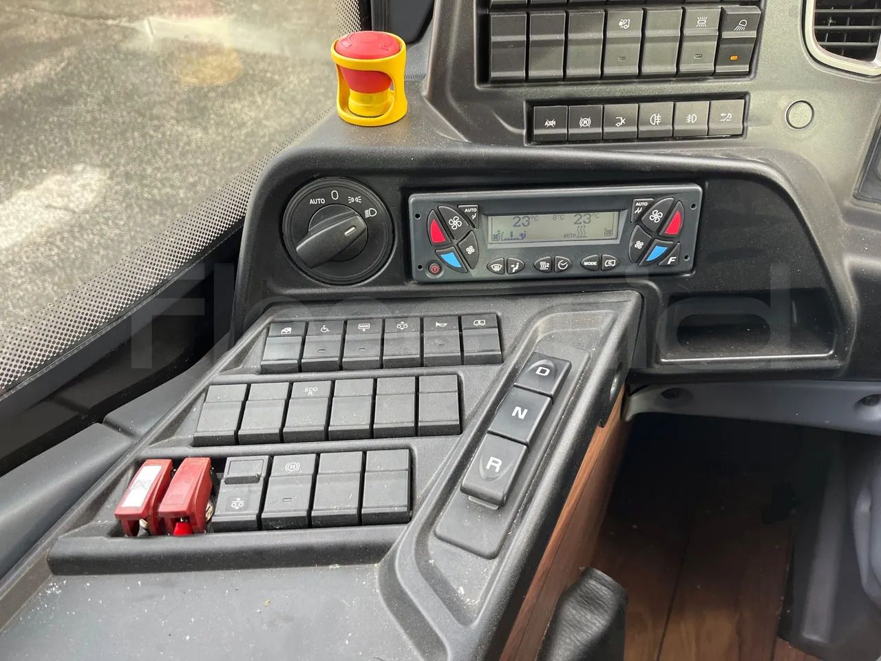 Bus pariwisata Iveco Evadys: gambar 30
