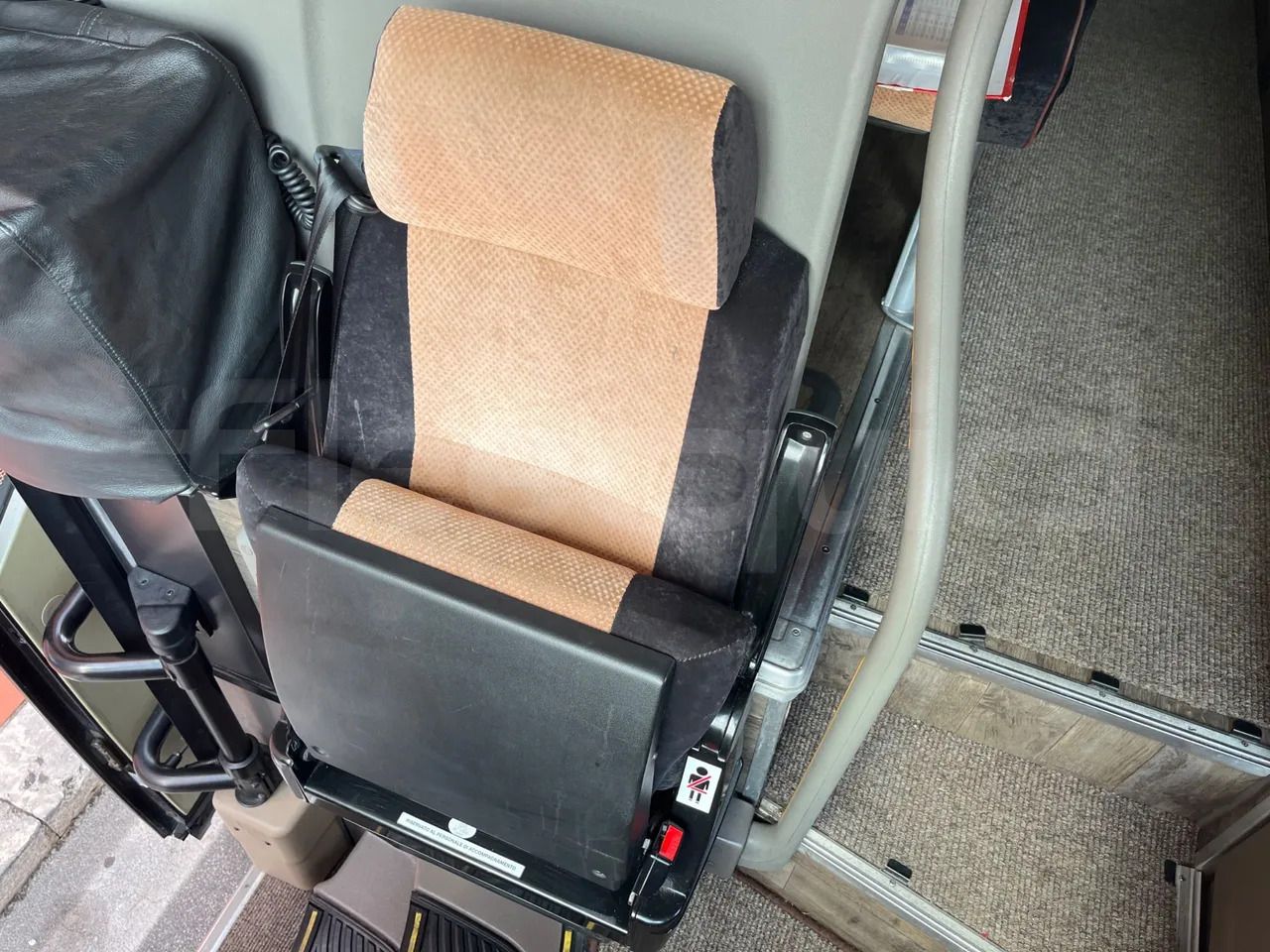 Bus pariwisata Iveco Magelys: gambar 20