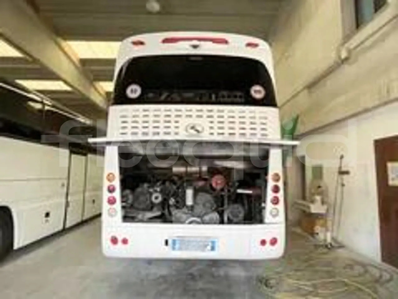 Bus pariwisata King Long XMQ6127: gambar 14