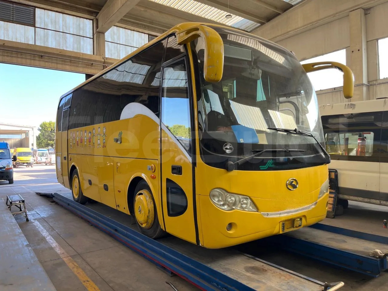 King Long XMQ6800 - Bus sekolah: gambar 1 King Long XMQ6800 - Bus sekolah: gambar 1
