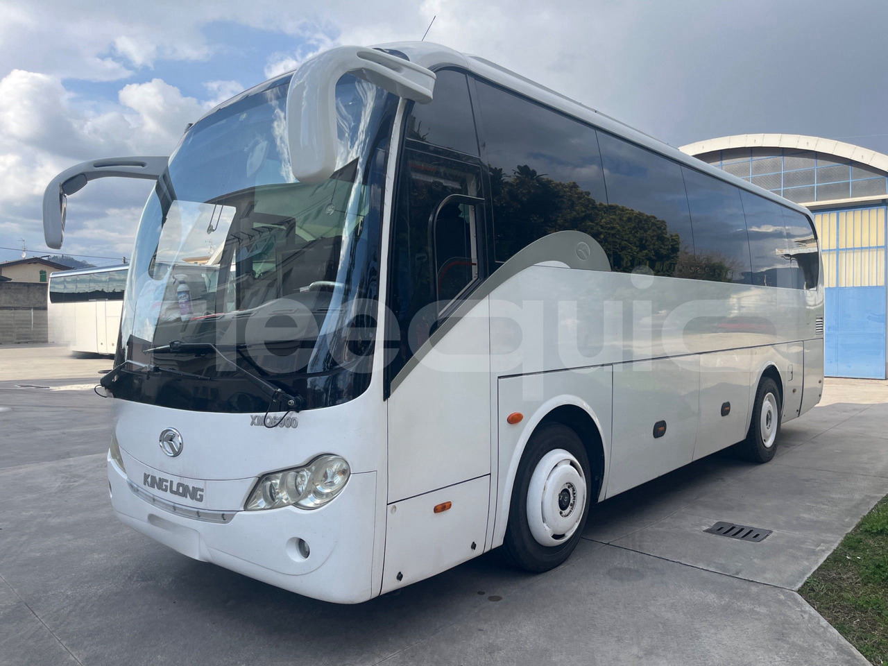 King Long XMQ6900 - Bus pariwisata: gambar 4 King Long XMQ6900 - Bus pariwisata: gambar 4