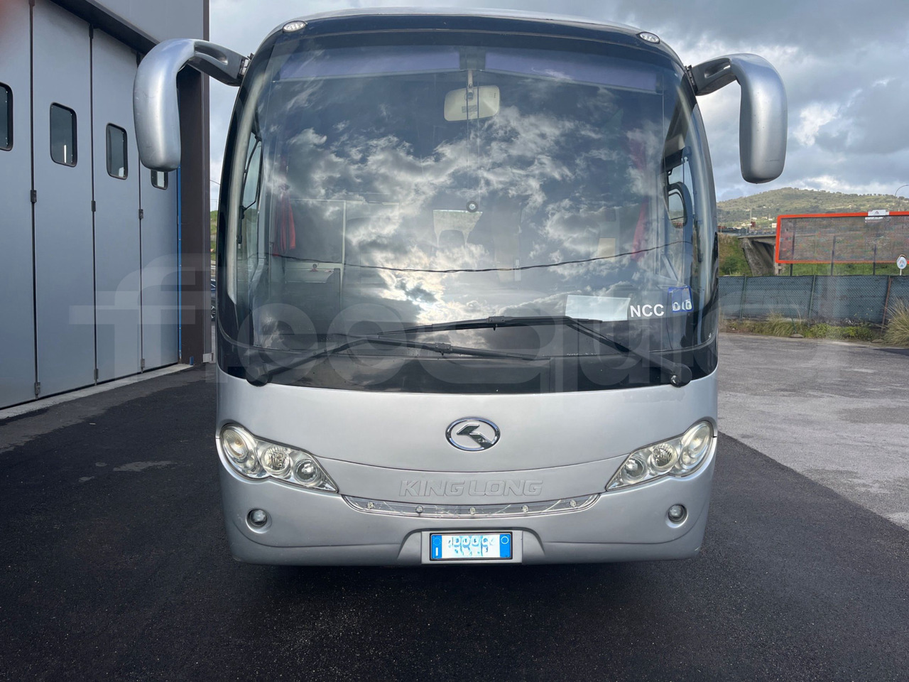 King Long XMQ6900 - Bus pariwisata: gambar 2 King Long XMQ6900 - Bus pariwisata: gambar 2