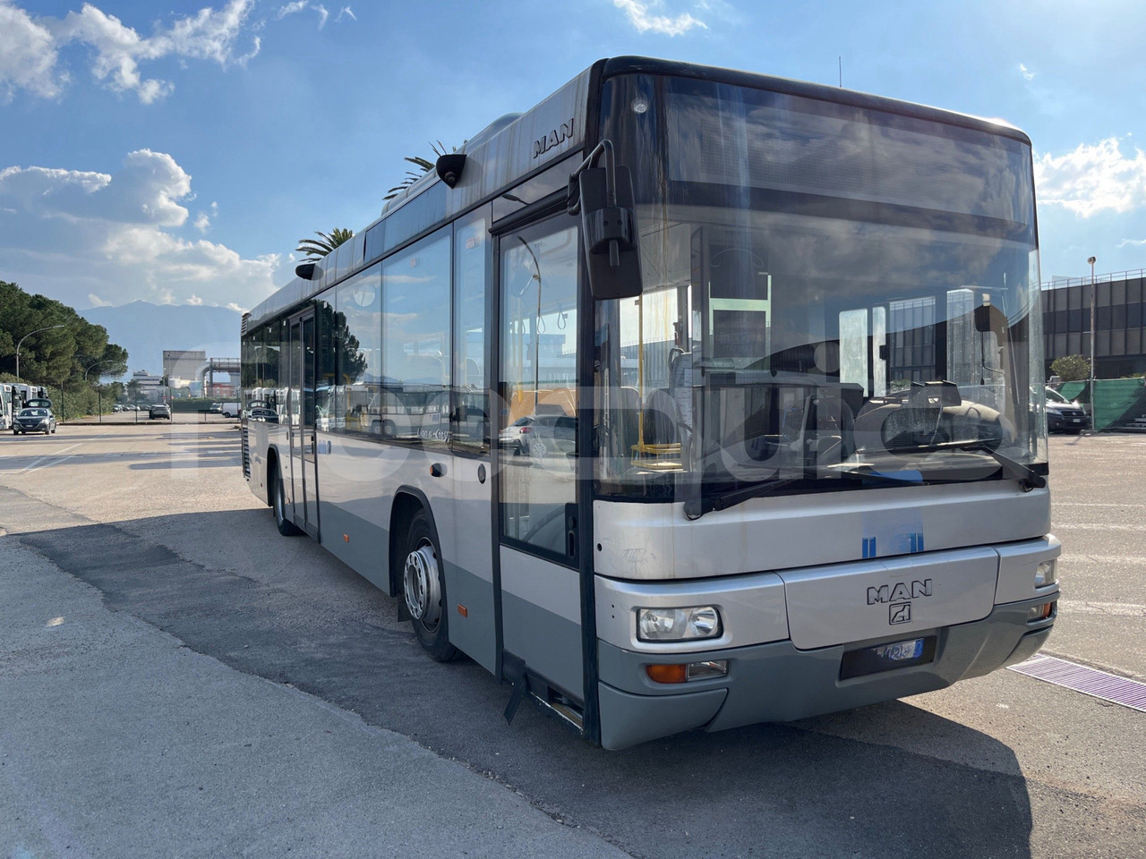 Man Lion's Classic - Bus pinggiran kota: gambar 1 Man Lion's Classic - Bus pinggiran kota: gambar 1