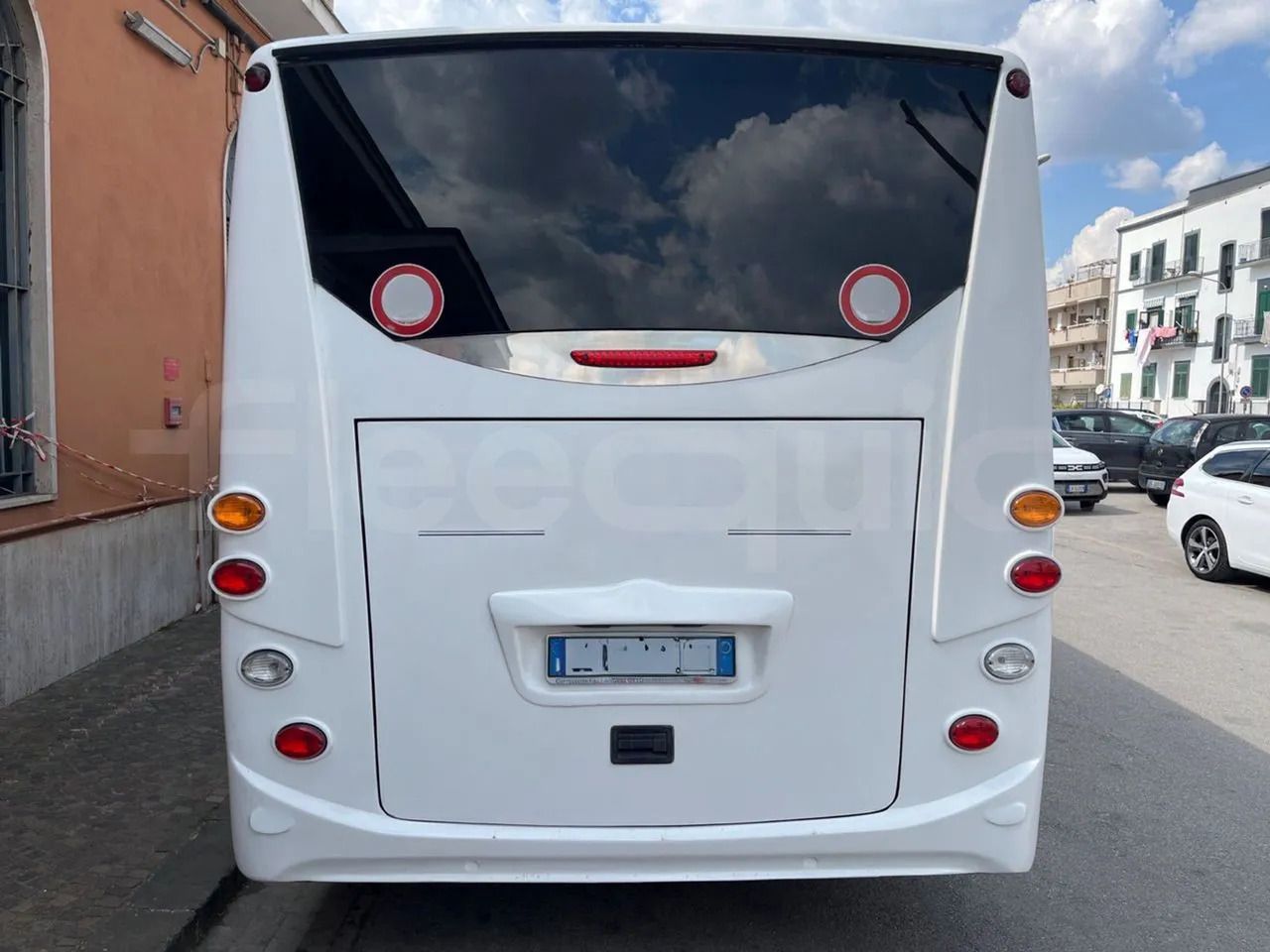 Mercedes-Benz 818 - Bus pariwisata: gambar 5 Mercedes-Benz 818 - Bus pariwisata: gambar 5