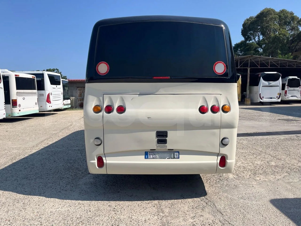 Mercedes-Benz MB 818 S - Bus pariwisata: gambar 5 Mercedes-Benz MB 818 S - Bus pariwisata: gambar 5
