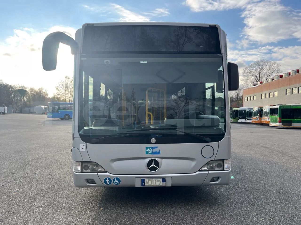Mercedes-Benz O 530 - Bus kota: gambar 2 Mercedes-Benz O 530 - Bus kota: gambar 2