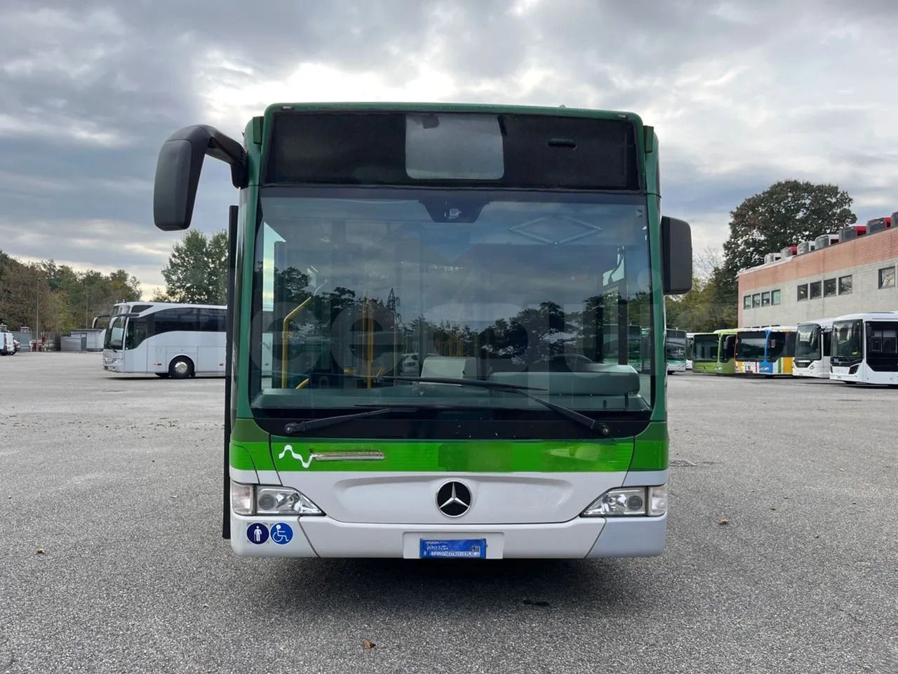 Mercedes-Benz O 530 - Bus tempel: gambar 2 Mercedes-Benz O 530 - Bus tempel: gambar 2