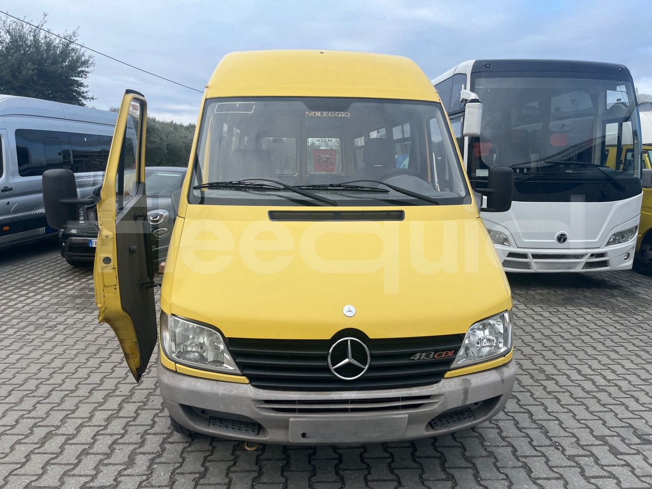 Mercedes-Benz Sprinter - Bus sekolah: gambar 2 Mercedes-Benz Sprinter - Bus sekolah: gambar 2