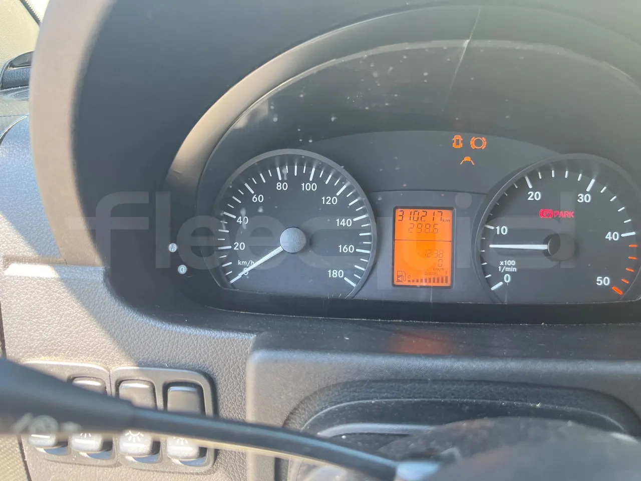 Mercedes-Benz Sprinter - Bus pinggiran kota: gambar 3 Mercedes-Benz Sprinter - Bus pinggiran kota: gambar 3