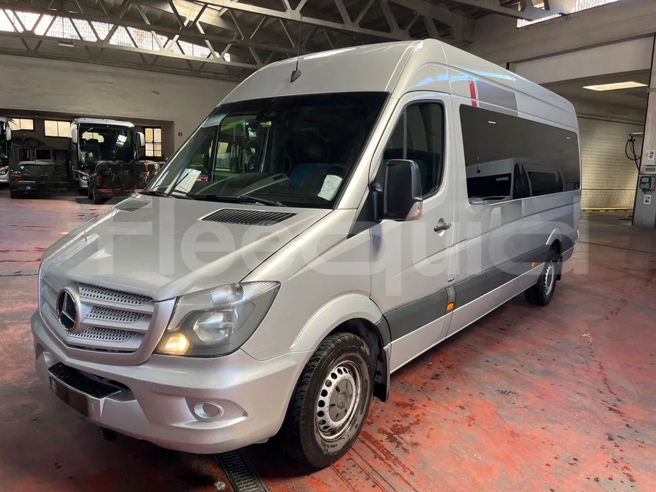 Mercedes-Benz Sprinter - Bus pinggiran kota: gambar 4 Mercedes-Benz Sprinter - Bus pinggiran kota: gambar 4