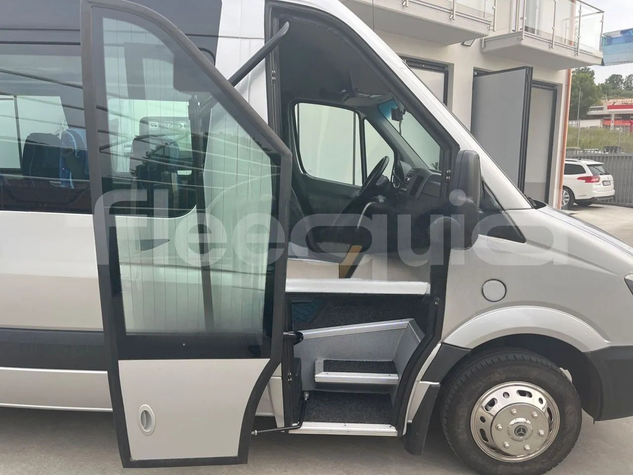 Bus mini, Van penumpang Mercedes-Benz Sprinter: gambar 8