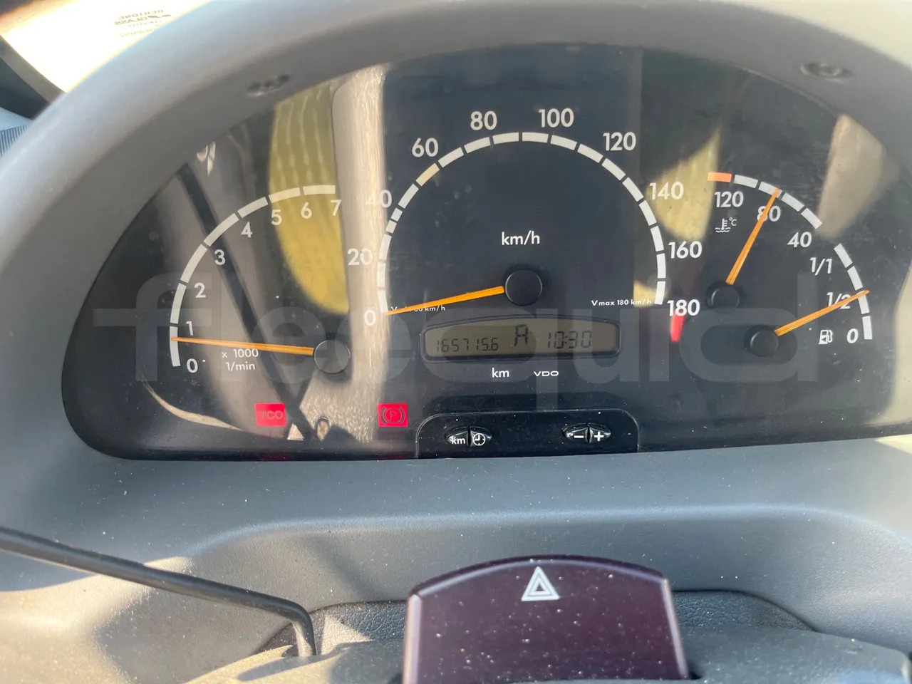 Mercedes-Benz Sprinter - Bus pinggiran kota: gambar 3 Mercedes-Benz Sprinter - Bus pinggiran kota: gambar 3