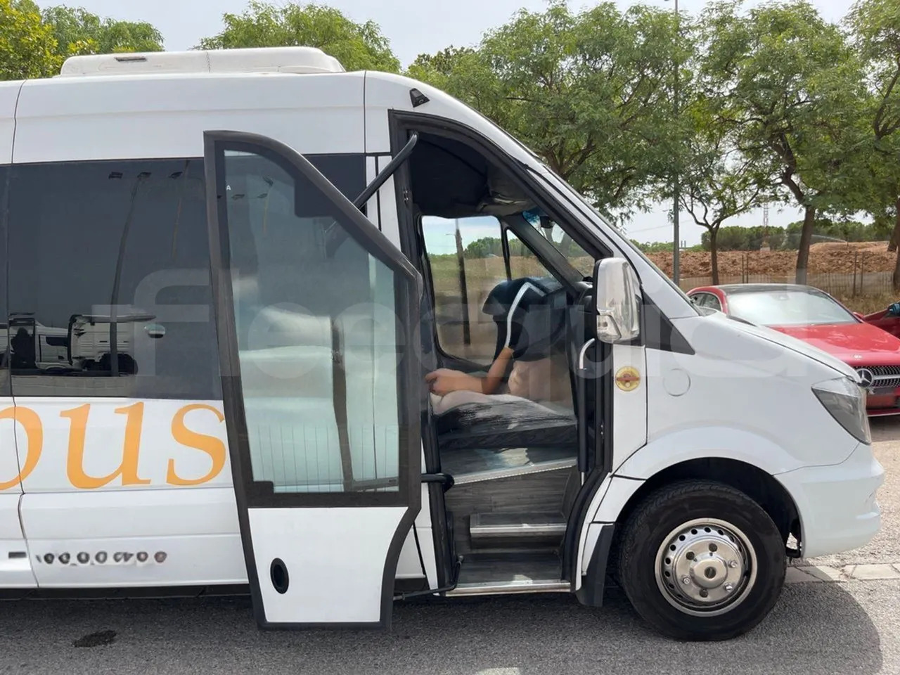 Bus pariwisata Mercedes-Benz Sprinter: gambar 15 Bus pariwisata Mercedes-Benz Sprinter: gambar 15