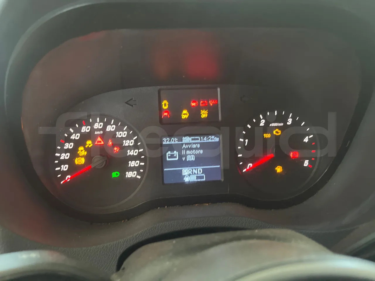 Mercedes-Benz Sprinter - Bus pinggiran kota: gambar 3 Mercedes-Benz Sprinter - Bus pinggiran kota: gambar 3