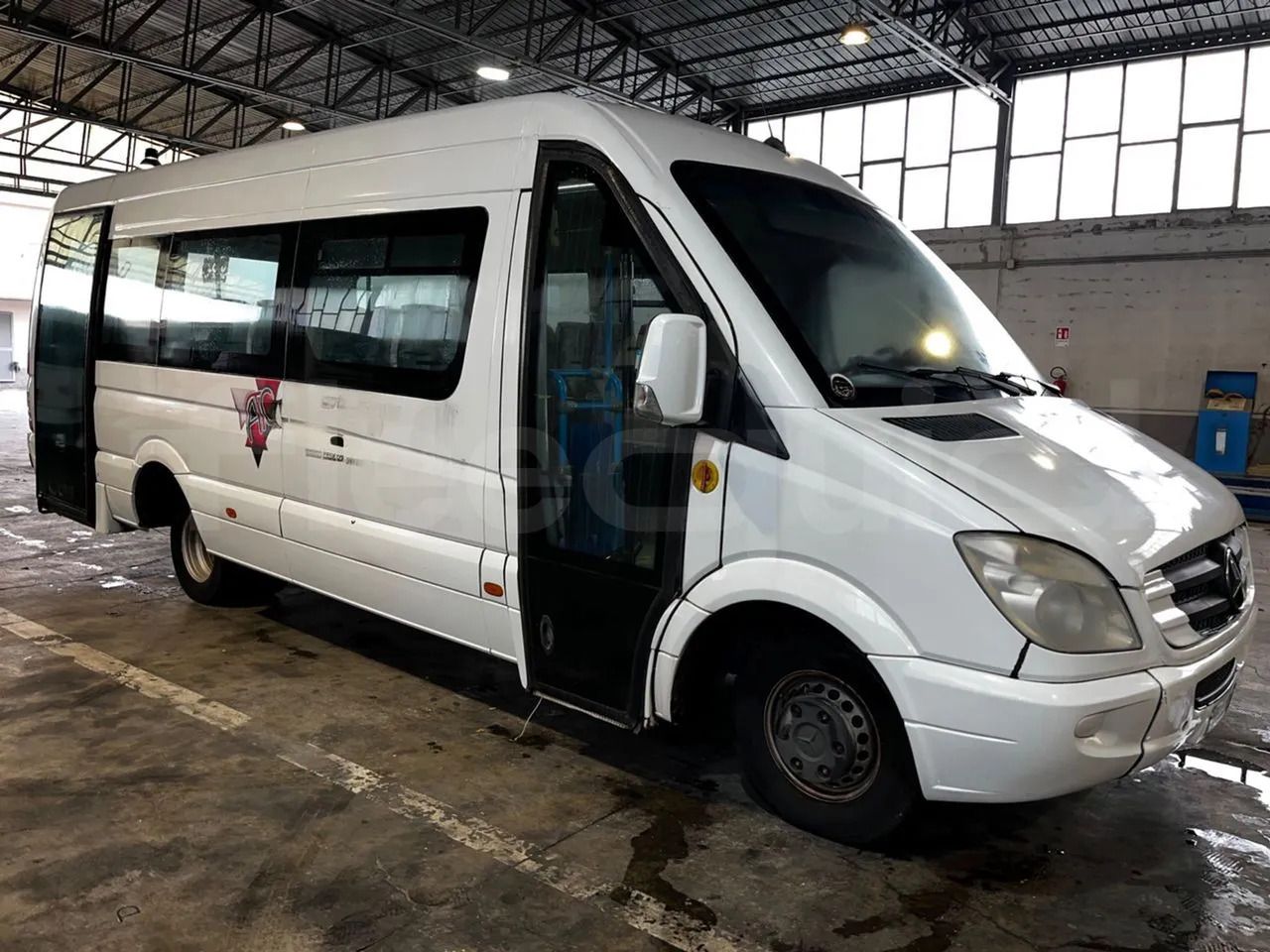 Mercedes-Benz Sprinter - Bus mini, Van penumpang: gambar 1 Mercedes-Benz Sprinter - Bus mini, Van penumpang: gambar 1