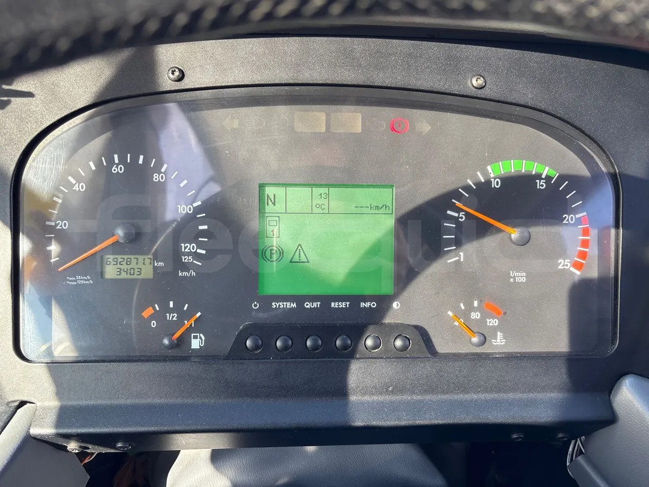 Mercedes-Benz Tourismo - Bus pariwisata: gambar 3 Mercedes-Benz Tourismo - Bus pariwisata: gambar 3