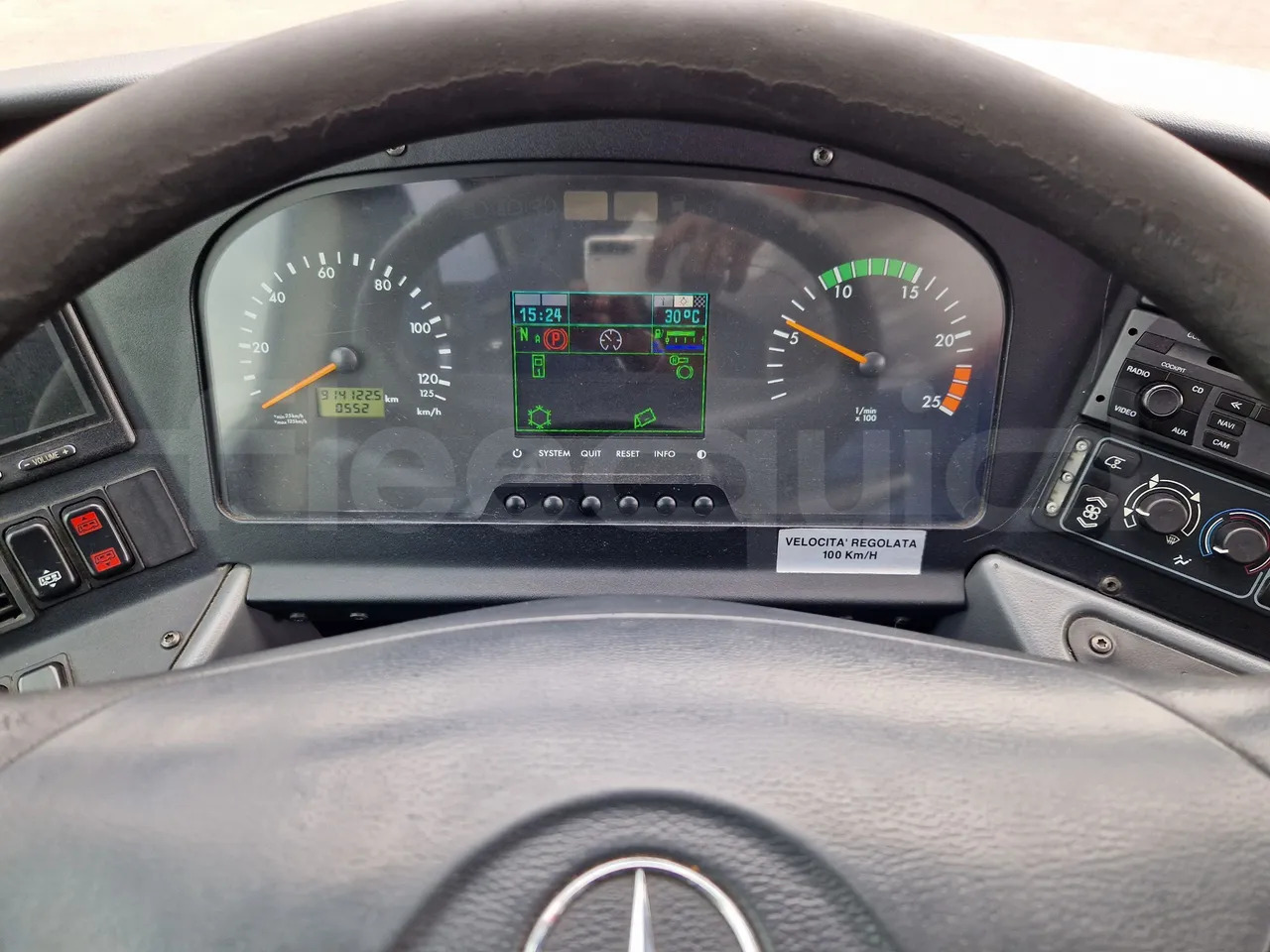 Mercedes-Benz Tourismo - Bus pariwisata: gambar 3 Mercedes-Benz Tourismo - Bus pariwisata: gambar 3