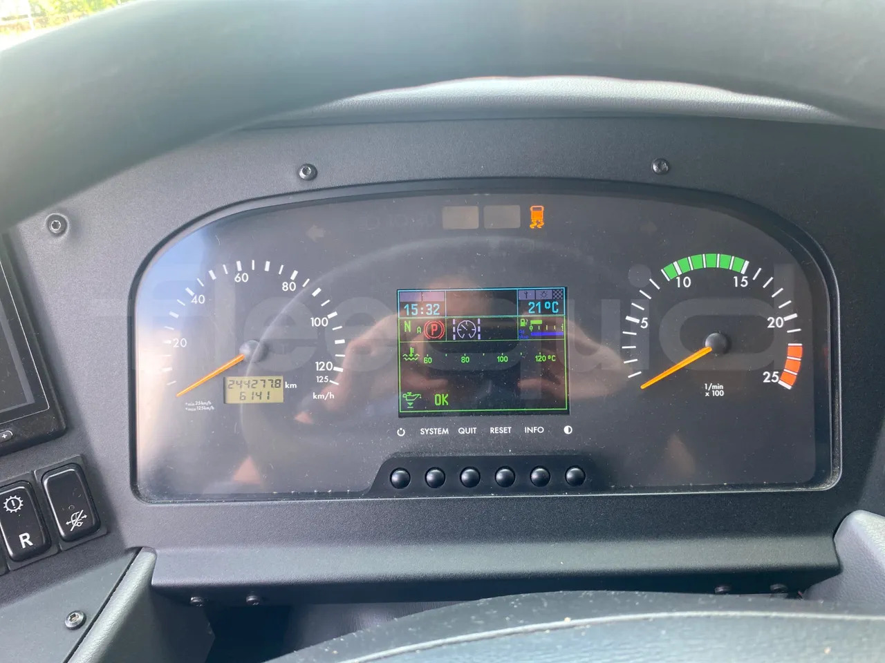 Mercedes-Benz Tourismo - Bus pariwisata: gambar 3 Mercedes-Benz Tourismo - Bus pariwisata: gambar 3