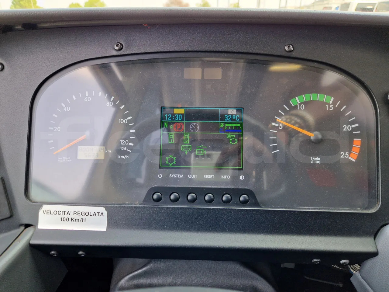 Mercedes-Benz Tourismo - Bus pariwisata: gambar 3 Mercedes-Benz Tourismo - Bus pariwisata: gambar 3