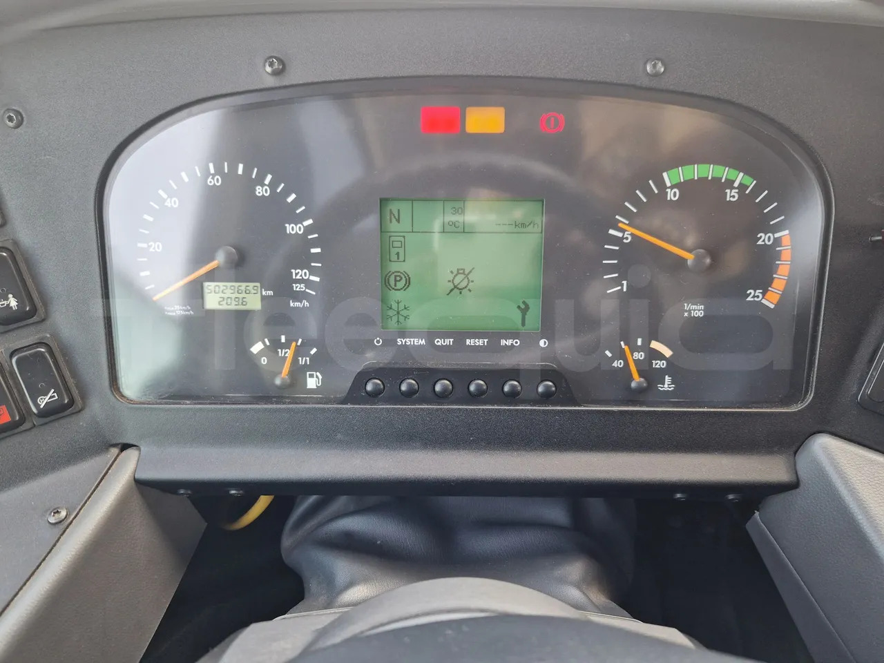 Mercedes-Benz Tourismo - Bus pariwisata: gambar 3 Mercedes-Benz Tourismo - Bus pariwisata: gambar 3