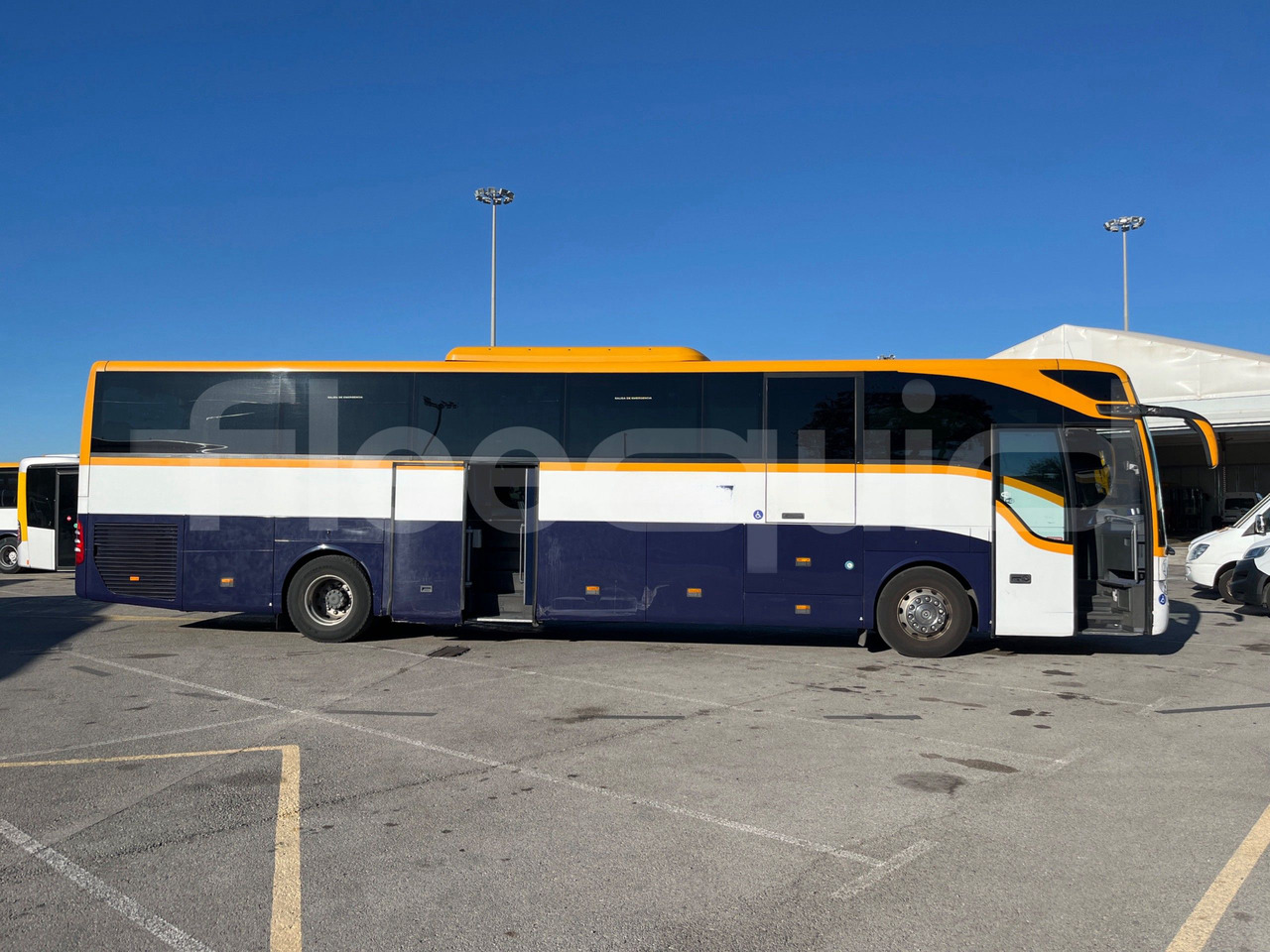 Bus pariwisata Mercedes-Benz Tourismo: gambar 17