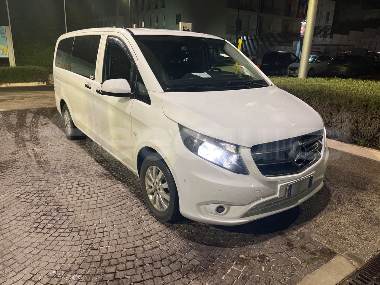 Mercedes-Benz Vito Tourer - Bus pariwisata: gambar 1 Mercedes-Benz Vito Tourer - Bus pariwisata: gambar 1
