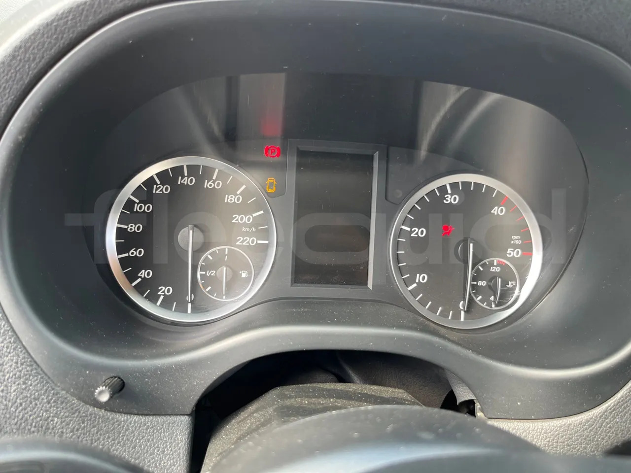 Mercedes-Benz Vito Tourer - Bus pinggiran kota: gambar 3 Mercedes-Benz Vito Tourer - Bus pinggiran kota: gambar 3