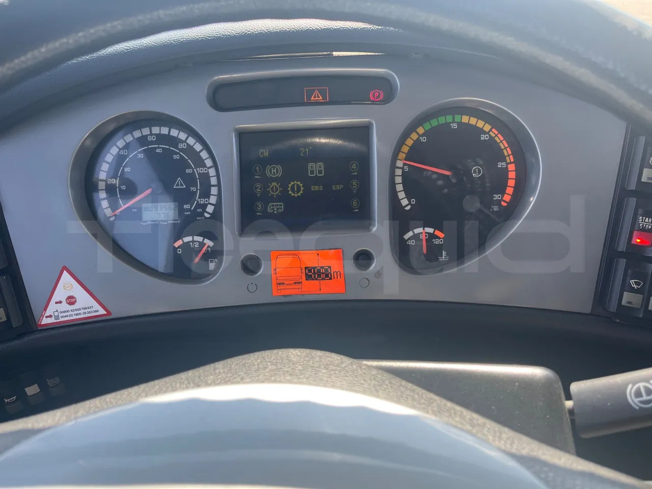 Neoplan 1122/3 - Bus pariwisata: gambar 3 Neoplan 1122/3 - Bus pariwisata: gambar 3