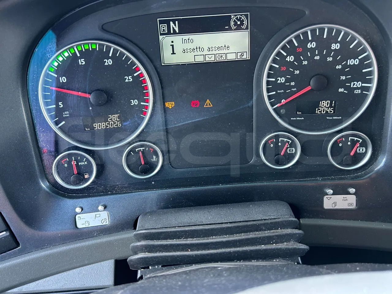 Neoplan Starliner - Bus pariwisata: gambar 3 Neoplan Starliner - Bus pariwisata: gambar 3