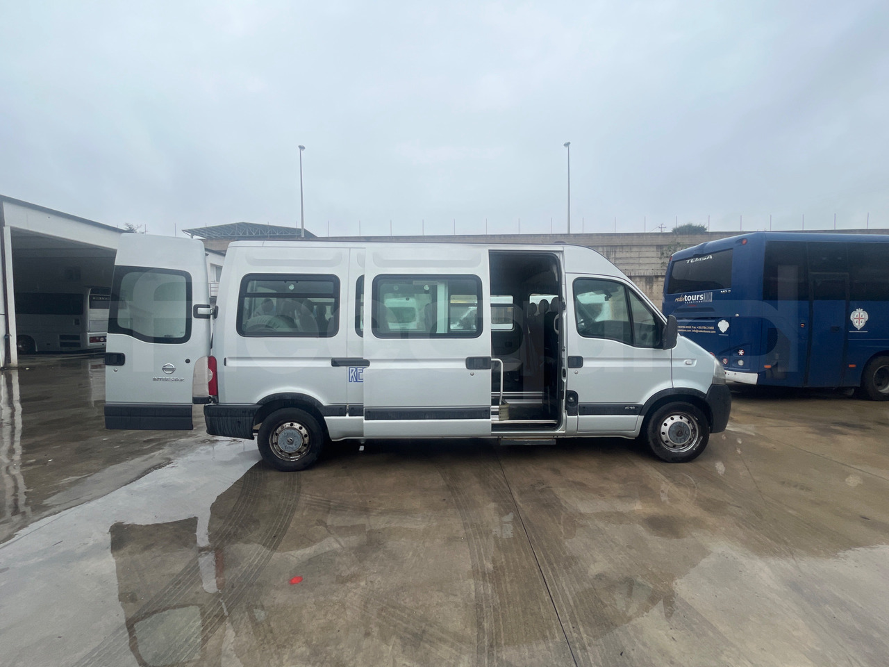 Nissan Interstar - Bus mini, Van penumpang: gambar 4 Nissan Interstar - Bus mini, Van penumpang: gambar 4