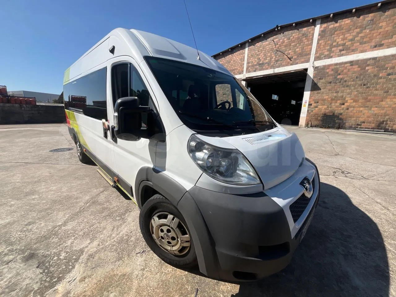 Peugeot 17P 440 BOXER - Bus pinggiran kota: gambar 1 Peugeot 17P 440 BOXER - Bus pinggiran kota: gambar 1