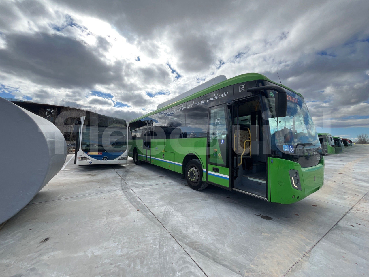 Scania Magnus - Bus pinggiran kota: gambar 1 Scania Magnus - Bus pinggiran kota: gambar 1