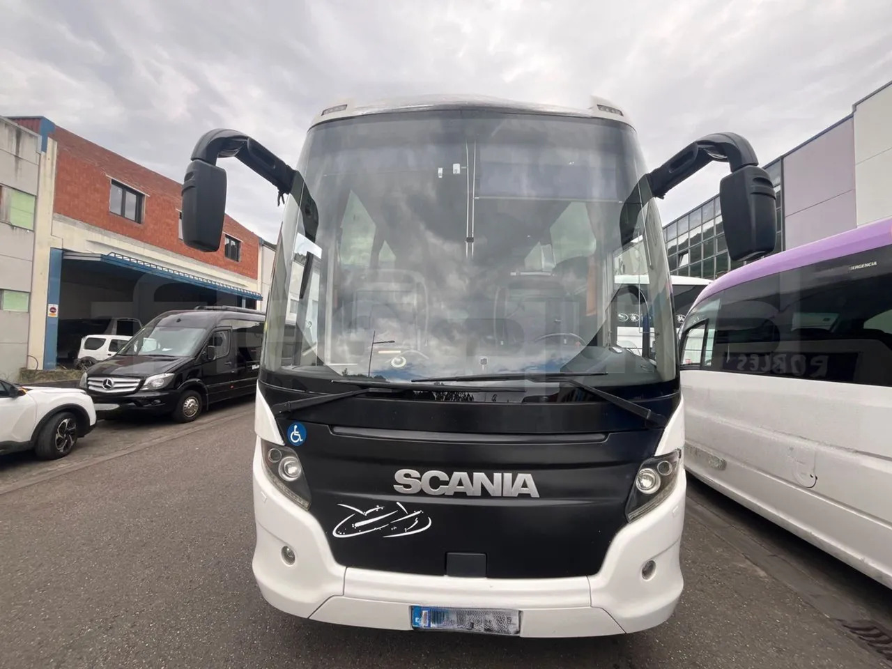 Scania Touring HD - Bus pariwisata: gambar 2 Scania Touring HD - Bus pariwisata: gambar 2