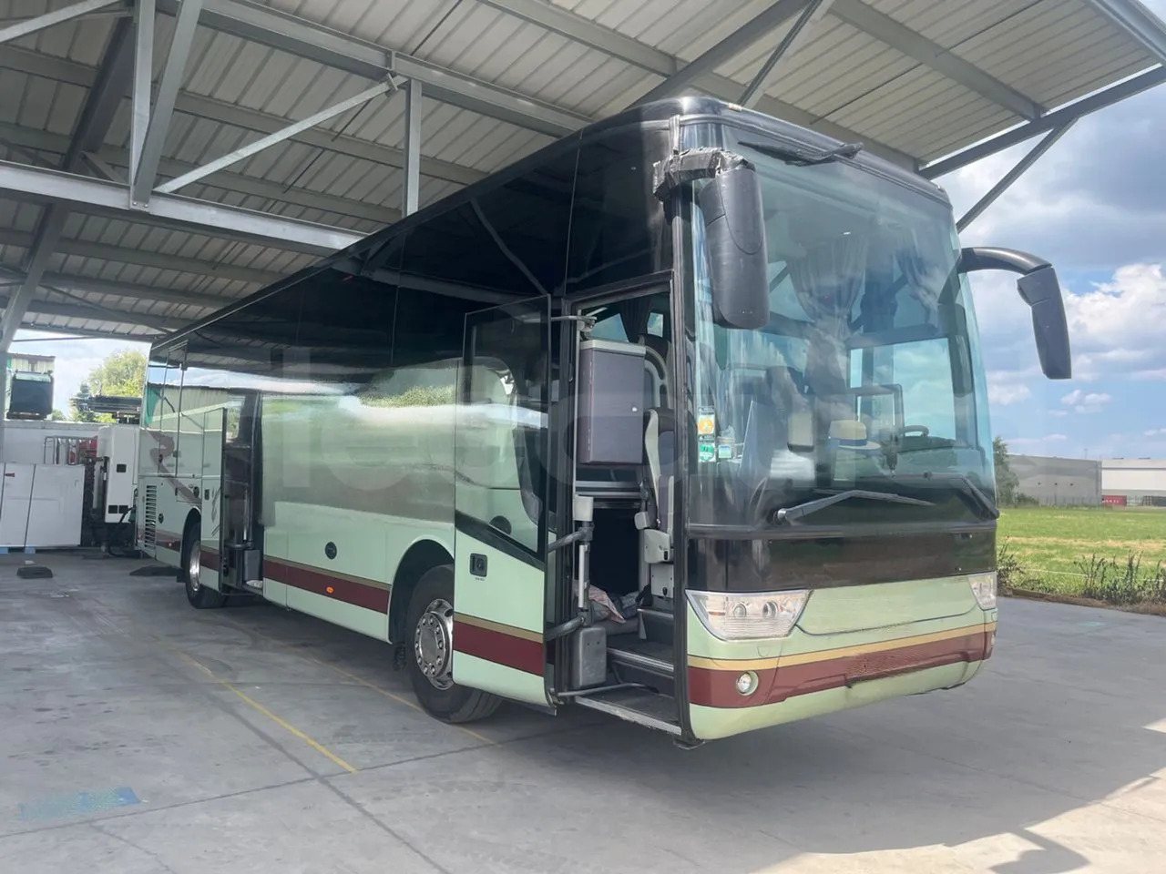 Van Hool Acron - Bus pariwisata: gambar 1 Van Hool Acron - Bus pariwisata: gambar 1