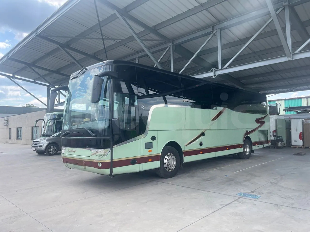 Van Hool Acron - Bus pariwisata: gambar 4 Van Hool Acron - Bus pariwisata: gambar 4