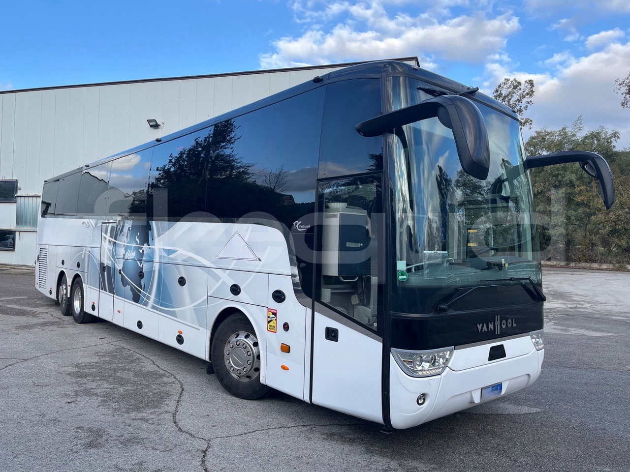 Van Hool Astron - Bus pariwisata: gambar 1 Van Hool Astron - Bus pariwisata: gambar 1