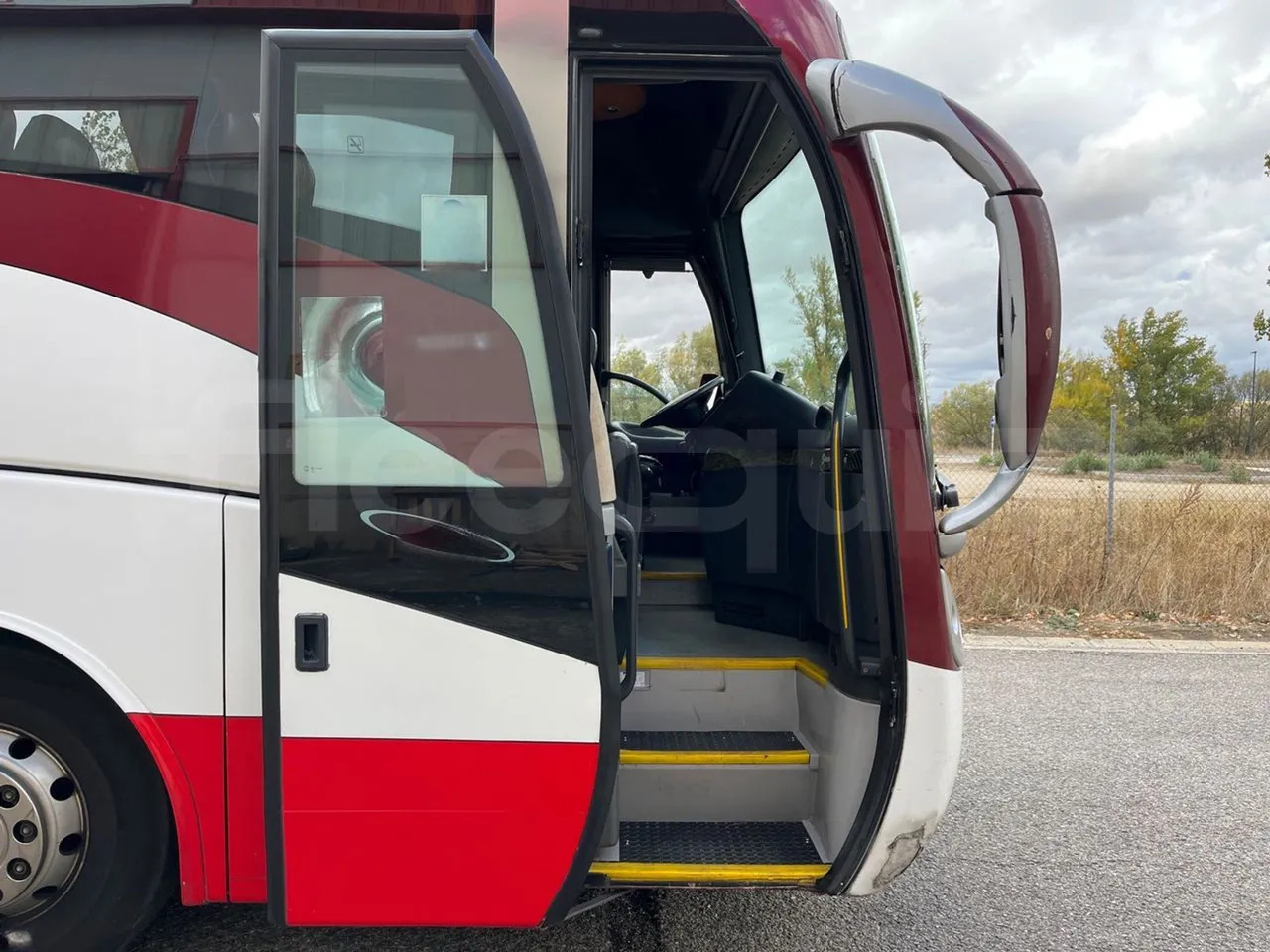 Bus pariwisata Volvo B12B: gambar 15