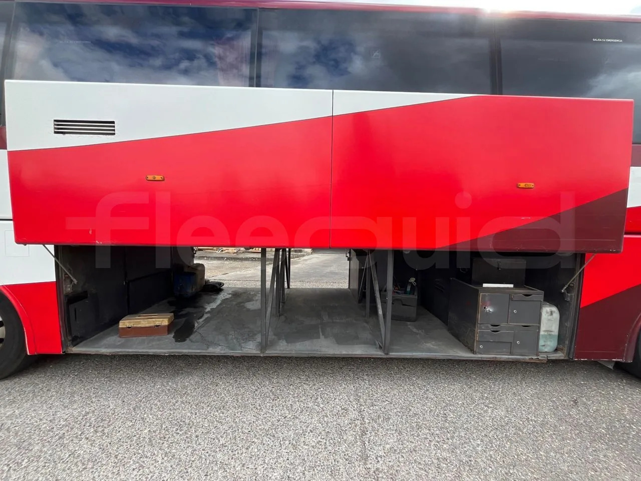 Bus pariwisata Volvo B12B: gambar 7