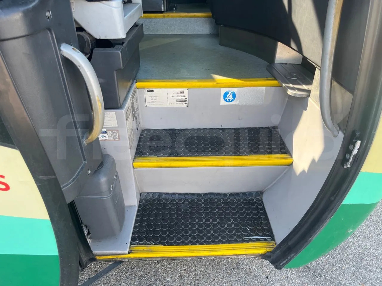 Bus pariwisata Volvo B12B: gambar 14