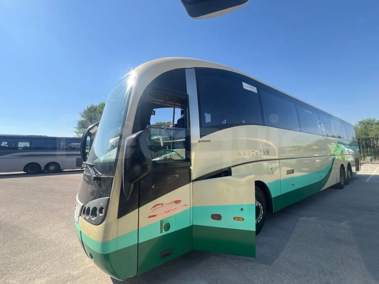 Volvo B12B - Bus pariwisata: gambar 3 Volvo B12B - Bus pariwisata: gambar 3