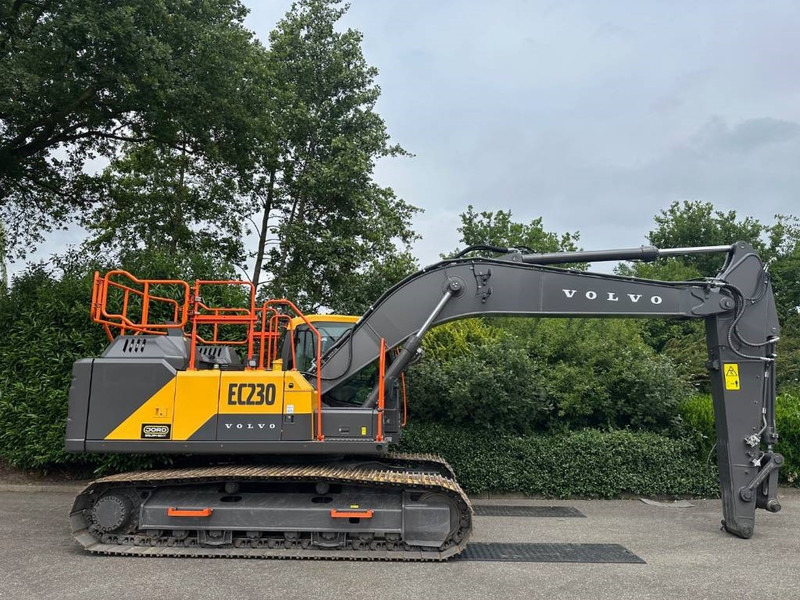 Volvo EC 220 EL - Ekskavator perayap: gambar 5 Volvo EC 220 EL - Ekskavator perayap: gambar 5