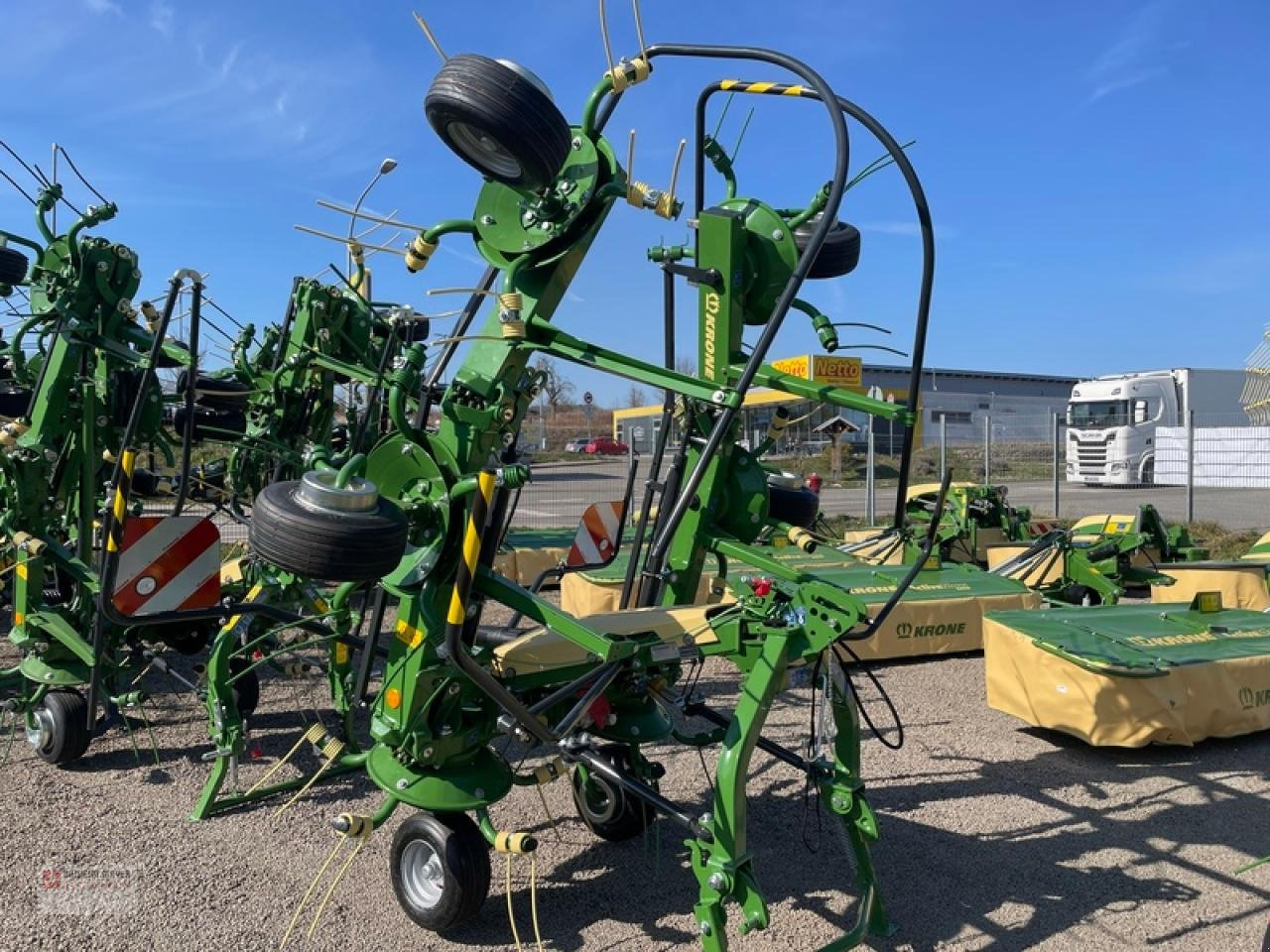 Krone VENDRO 620 - Tedder/ Menyapu: gambar 2 Krone VENDRO 620 - Tedder/ Menyapu: gambar 2