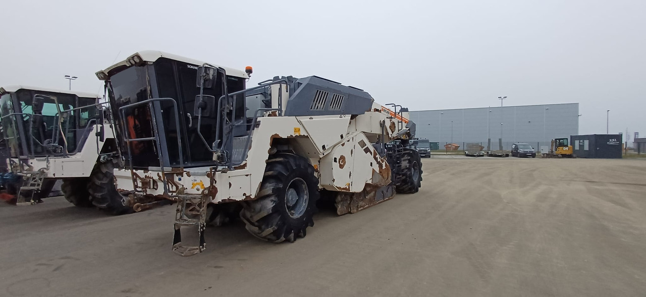 WIRTGEN WR 240i - Stabilisator tanah: gambar 1 WIRTGEN WR 240i - Stabilisator tanah: gambar 1