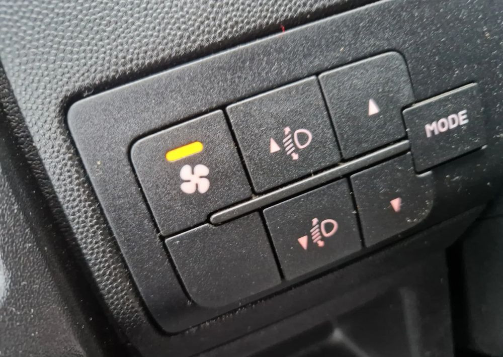 Bus mini, Van penumpang Fiat Ducato L2H2: gambar 12 Bus mini, Van penumpang Fiat Ducato L2H2: gambar 12