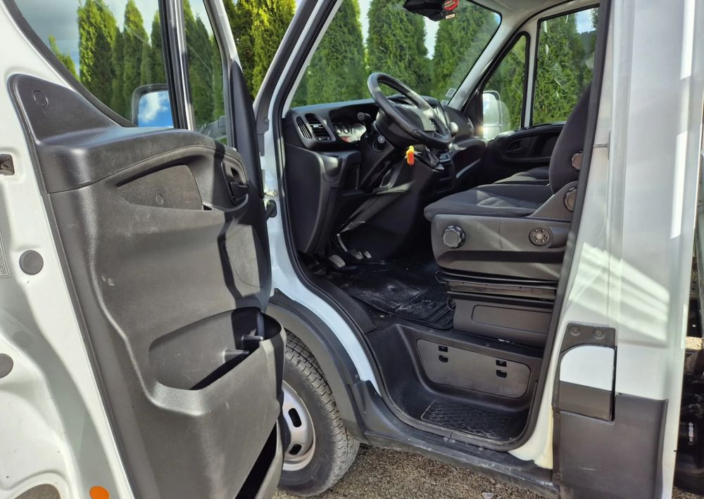 Iveco 35C15 3.0 - Van flatbed: gambar 5 Iveco 35C15 3.0 - Van flatbed: gambar 5