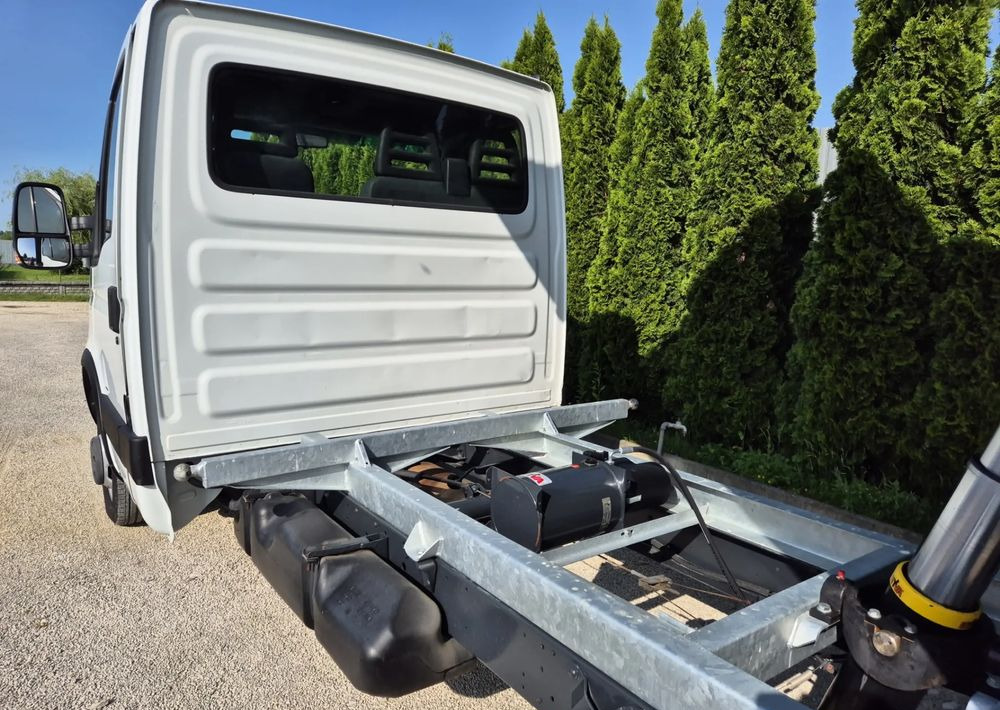 Iveco 50C15 3.0 150KM 35c15 - Van jungkit: gambar 4 Iveco 50C15 3.0 150KM 35c15 - Van jungkit: gambar 4
