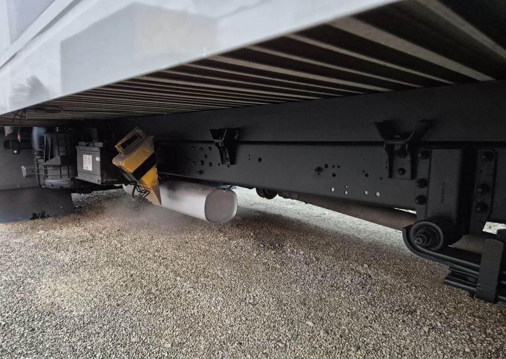 Nissan ATLEON 3.0 150KM - Van box: gambar 5 Nissan ATLEON 3.0 150KM - Van box: gambar 5